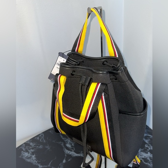 Tommy Hilfiger Drawstring Backpack Black Yellow Multicolored Strap AUTHENTIC NEW - Picture 3 of 11